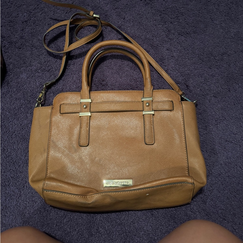 Medium size crossbody/shoulder